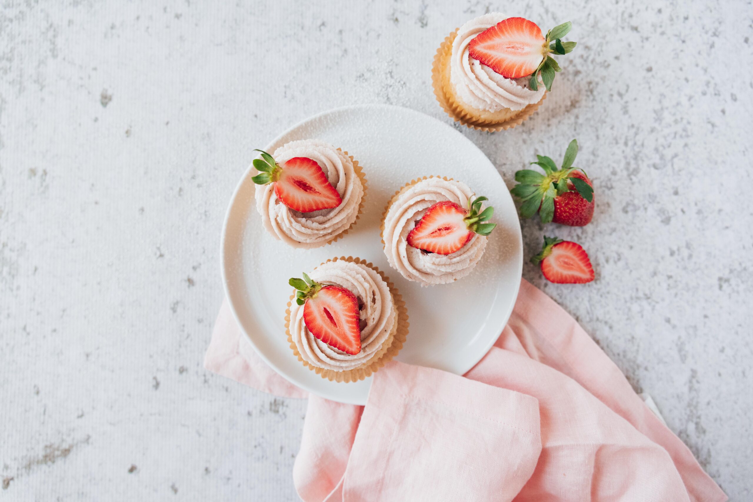 Strawberry Lemonade Cupcakes